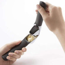 Load image into Gallery viewer, OXO Good Grips Garlic Press