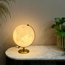 Load image into Gallery viewer, Vintage Globe Light 10“ (UK Plug)
