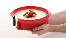 Load image into Gallery viewer, Lekue Springform Cake Mould with Plate, 23 cm