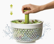 Load image into Gallery viewer, Spindola In-sink Salad-spinning Colander - White/Green
