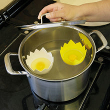 Load image into Gallery viewer, Eddingtons Poach Perfect Silicone Egg Poacher