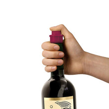 Load image into Gallery viewer, Kikkerland Wine Pump Set