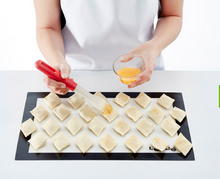 Load image into Gallery viewer, Lekue Silicone Baking Mat