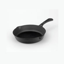 Load image into Gallery viewer, Victor Cast Iron Skillet - 8"