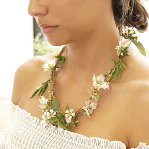 Huckleberry Fresh Flower Necklace