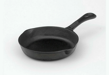 Load image into Gallery viewer, Victor Cast Iron Skillet - 6.5&quot;
