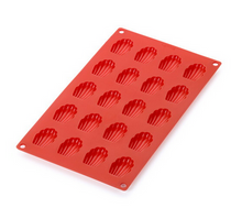 Load image into Gallery viewer, Lekue Gourmet 20 Cav Mini Madeleines Mould - Red
