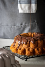 Load image into Gallery viewer, MasterClass Non-Stick Cast Aluminium Decorative Cake Tin, Tiered
