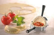Load image into Gallery viewer, Gefu Ravioli / Pasta-case mould -  Ravenna
