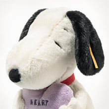 Load image into Gallery viewer, Steiff Snoopy Heartbreakers Club
