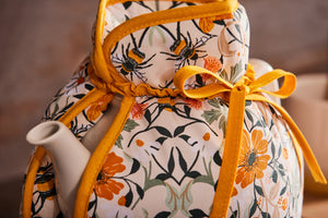 Ulster Weavers Cotton Muff Tea Cosy - Bee Bloom
