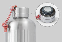 Load image into Gallery viewer, Black &amp; Blum Explorer Insulated Bottle Large 850ml Black
