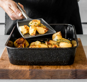 MasterClass Vitreous Enamel Roasting Pan