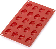 Load image into Gallery viewer, Lekue Gourmet 20 Cav Mini Madeleines Mould - Red

