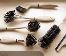Load image into Gallery viewer, Natural Elements Eco Pot Brush
