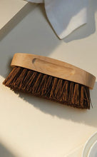 Load image into Gallery viewer, Natural Elements Coconut Fibre Scrub Brush
